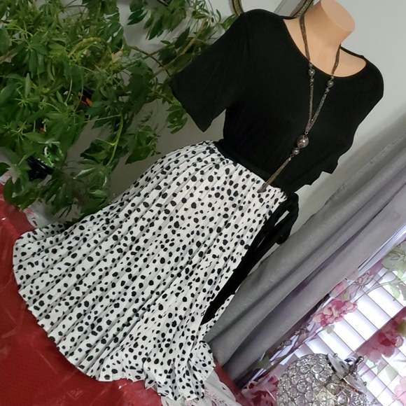 JODIFL Dresses & Skirts - CLEARANCE FINAL PRICE  Stunning Summer  Dress
